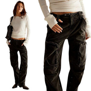 NWT WE THE FREE Can't Compare Slouch Pants M Washed Black Cargo Pockets Straight